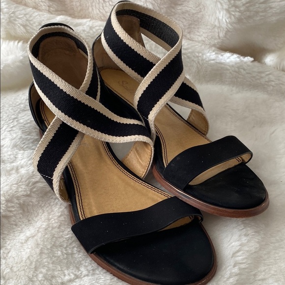 Splendid Black and Tan Sandals with Modern Asymmetry - Picture 1 of 11